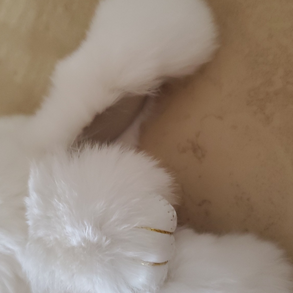 White Rabbit Fur Keychain nwot - Picture 6 of 7
